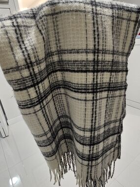 Cozy Cream Plaid Fringe Scarf